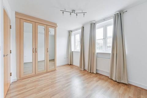 2 bedroom flat for sale, Masons Hill, Bromley, BR2