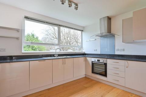 3 bedroom flat for sale, St Margarets, London Road, Guildford, GU1