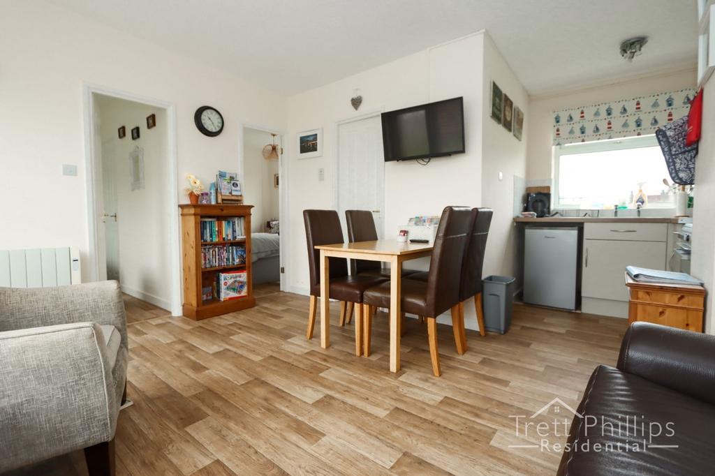 Coast Road, Walcott, NR12 2 bed park home for sale £65,000