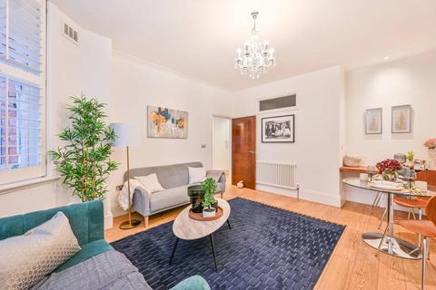 1 bedroom flat for sale, Sloane Gardens, Sloane Square, London, SW1W