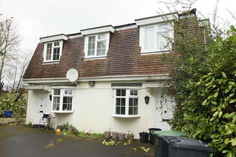 3 bedroom cottage to rent, High Road, Chigwell IG7