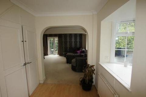 3 bedroom cottage to rent - High Road, Chigwell IG7