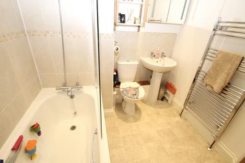 2 bedroom flat for sale - Flat 9, Kings Castle Court, Bath Road, Wells, Somerset