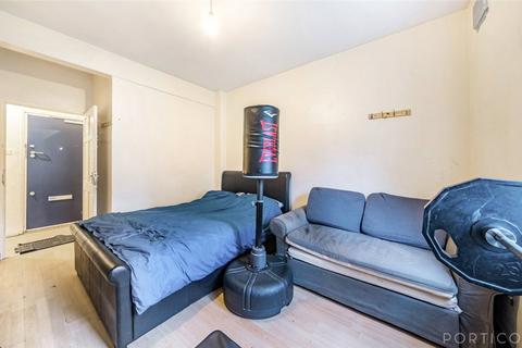 1 bedroom apartment for sale, William Bonney Estate, London