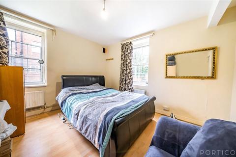 1 bedroom apartment for sale, William Bonney Estate, London
