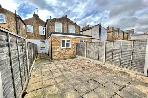 2 bedroom terraced house for sale, Eleanor Road, London, N11