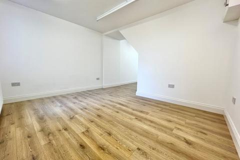 2 bedroom terraced house for sale, Eleanor Road, London, N11