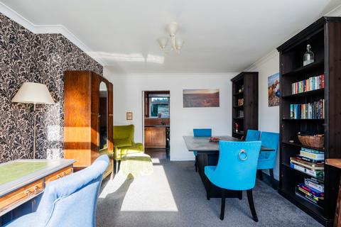 10 Drum Brae Crescent, EH4 7SB