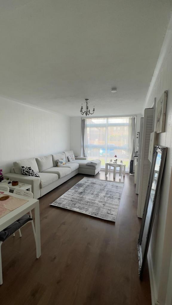 1 Bedroom Flat For Rent in EN8 Waltham Cross