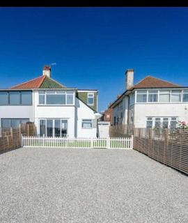 5 bedroom semi-detached house to rent - Pebble Place, Worthing Seafront