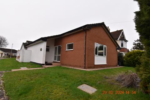 3 bedroom detached bungalow to rent, Rosewell Close, Honiton EX14