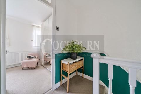 9 Calcott Walk, London, SE9 4BN