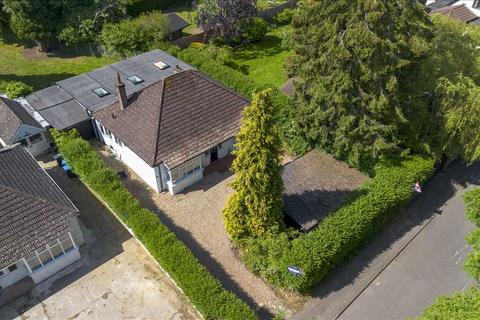3 bedroom bungalow for sale, Salmons Lane West