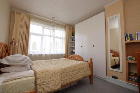 71 Roxy Avenue, Romford, RM6 4AZ