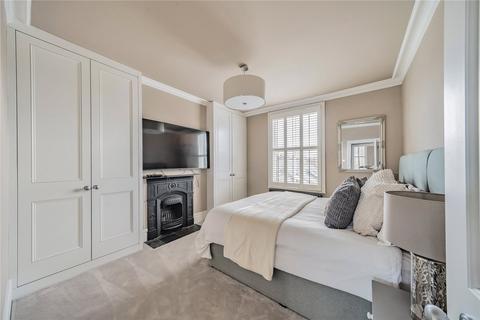 4 bedroom semi-detached house for sale, Staines-upon-Thames, Surrey TW18