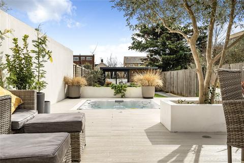 93 Gresham Road, Staines-upon-thames, TW18 2FB