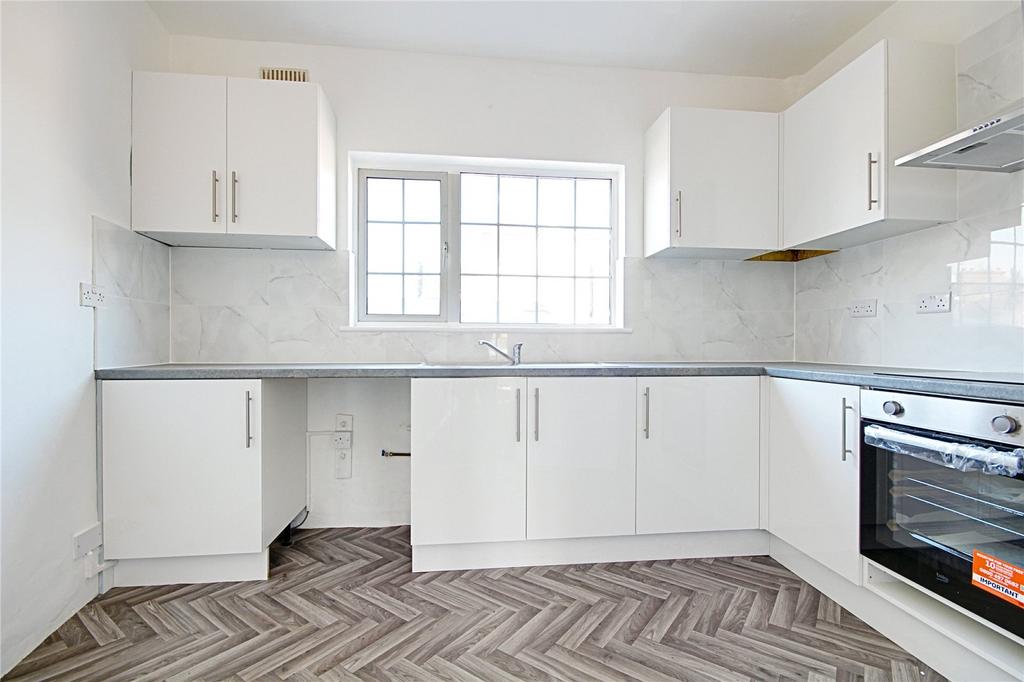 Apartment in London, Edmonton - View 4