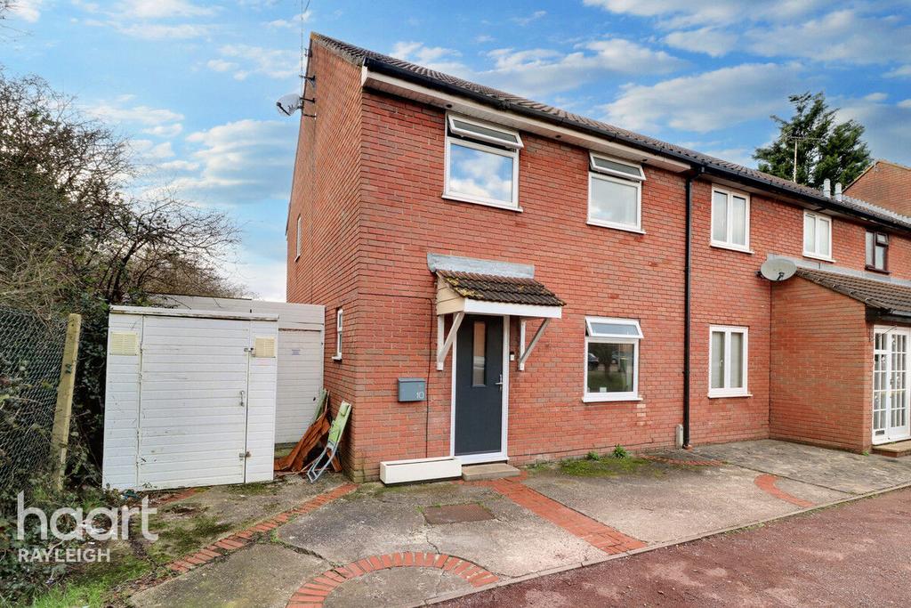 Kelvedon Close, Rayleigh 3 bed semidetached house for sale £375,000