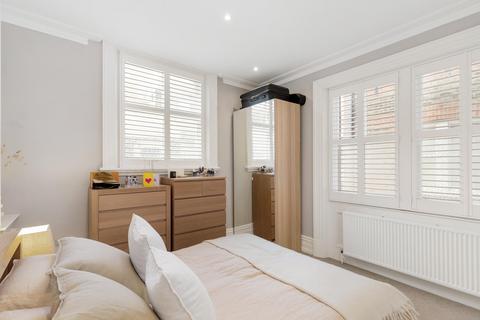 1 bedroom flat for sale, Rosary Gardens, South Kensington SW7