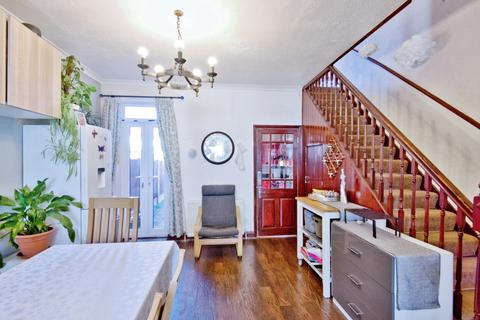 143 Central Avenue, Southend-on-sea, SS2 4DY