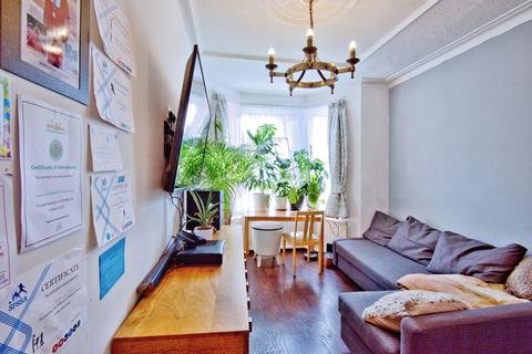 143 Central Avenue, Southend-on-sea, SS2 4DY