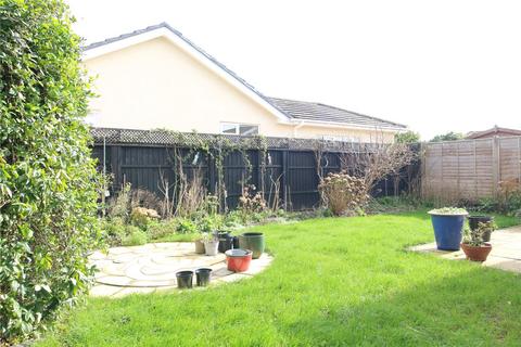 2 bedroom bungalow for sale - Three Acre Drive, Barton On Sea, Hampshire, BH25