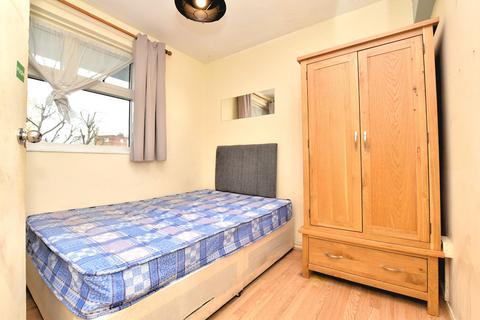 3 bedroom flat for sale, DUNTON ROAD SE1