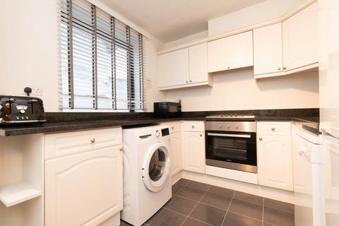 2 bedroom apartment to rent, Fulham Road SW3