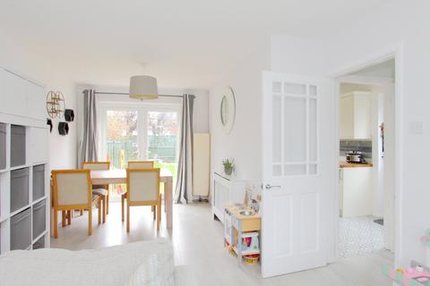 10 Tamar Drive, Oakley, Basingstoke, RG23 7DN