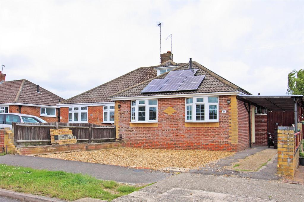 Woodroffe Drive, Hampshire RG22 3 bed bungalow £435,000