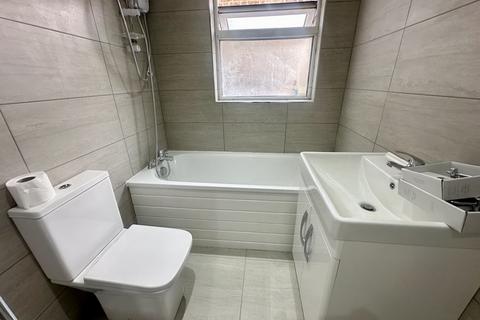 2 bedroom flat to rent, Ground Floor Flat,  Southall, UB1