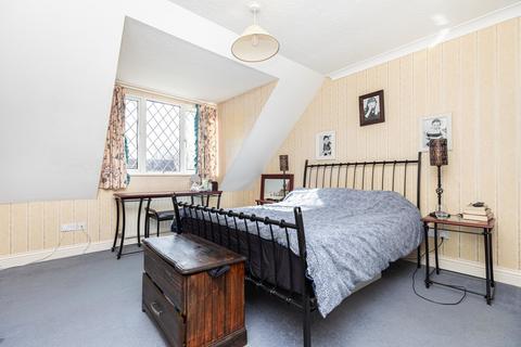 1 Airetons Close, Broadstone, BH18 8LF