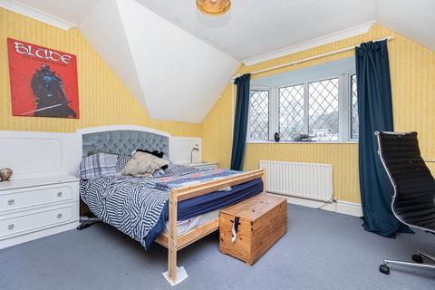 1 Airetons Close, Broadstone, BH18 8LF