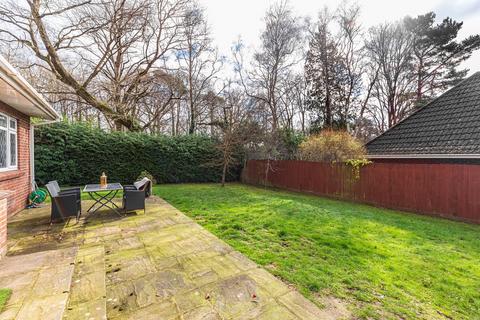1 Airetons Close, Broadstone, BH18 8LF