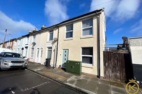 3 bedroom terraced house to rent, Stansted Road, Southsea
