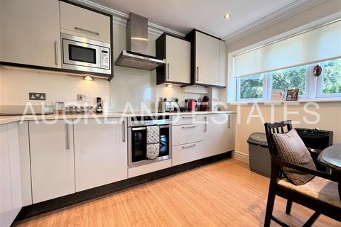 2 bedroom apartment to rent - Bluebridge Road, Hatfield AL9