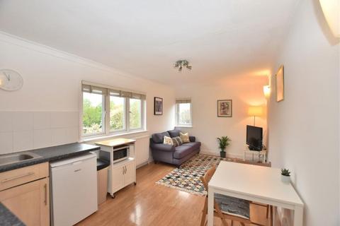 3 bedroom flat for sale - Conyers Road, Streatham, London, SW16