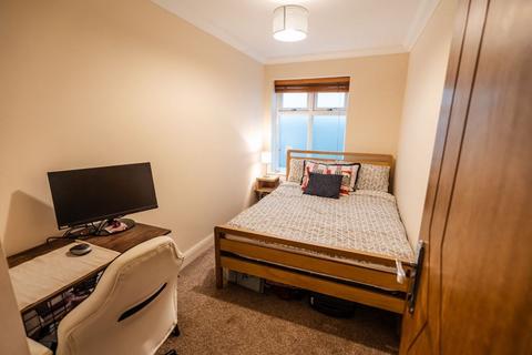 2 bedroom apartment for sale, Pinecliffe Avenue, Bournemouth BH6