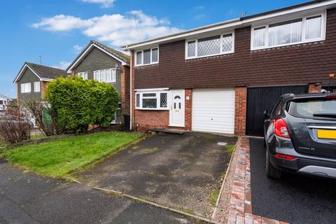 4 bedroom semi-detached house for sale - Ulster Drive, Kingswinford