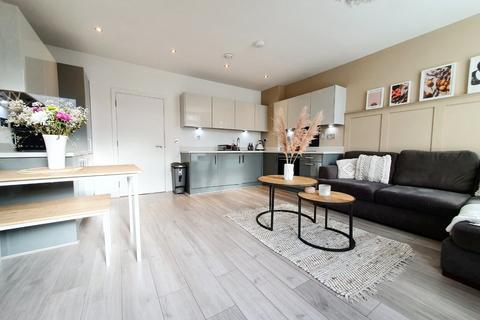 1 bedroom flat for sale - Gorcott Lane, Dickens Heath, Shirley, Solihull, B90