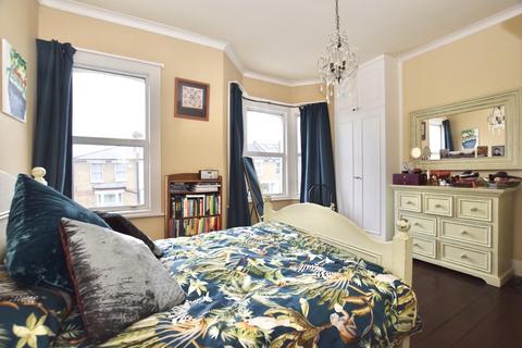 4 bedroom terraced house for sale - Dunstans Road, London, SE22