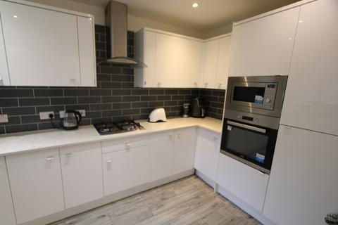 3 bedroom terraced house to rent, Garvary Road, London E16