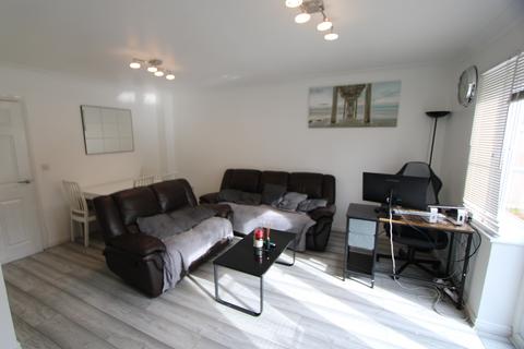 3 bedroom terraced house to rent, Garvary Road, London E16
