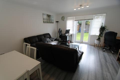 3 bedroom terraced house to rent, Garvary Road, London E16