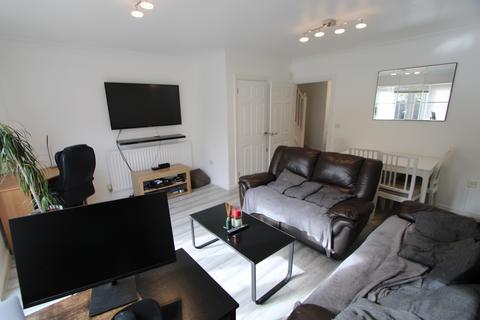 3 bedroom terraced house to rent, Garvary Road, London E16