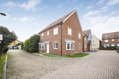 5 bedroom detached house to rent - Ightham Close, Longfield DA3