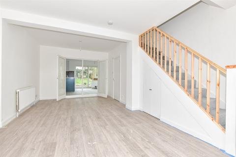 7 Nursery Lane, Whitfield, Dover, CT16 3HD