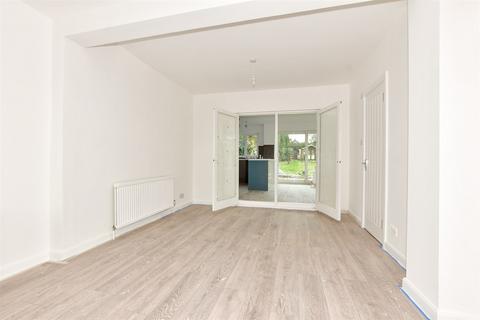 7 Nursery Lane, Whitfield, Dover, CT16 3HD