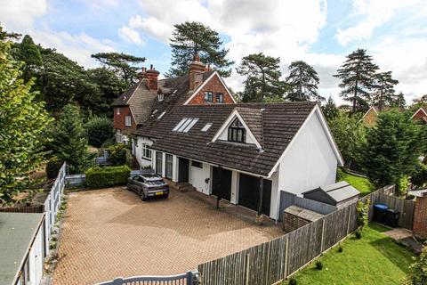 34 Essendene Road, Caterham, CR3 5PA