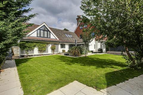 34 Essendene Road, Caterham, CR3 5PA